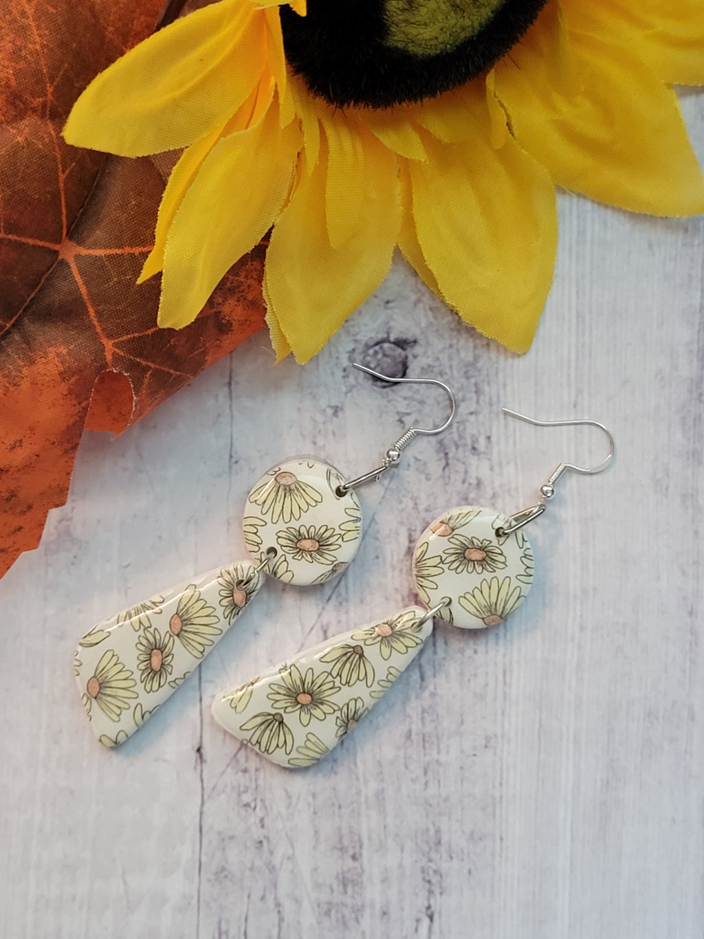 Floating Daisies Double - Pale Yellow Country Craft Barn Earrings (#340E)