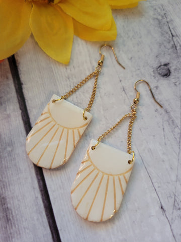 Sunbeam Arch - White/Gold Country Craft Barn Earrings (#373E)