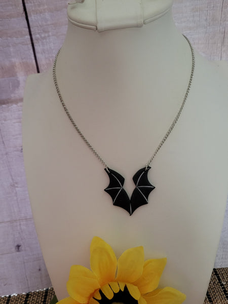 Wingbound - Black Country Craft Barn Necklace (#653)