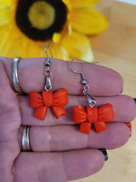 🎀 Rustic Ribbon 🎀 - Red Country Craft Barn Earrings (#402E)