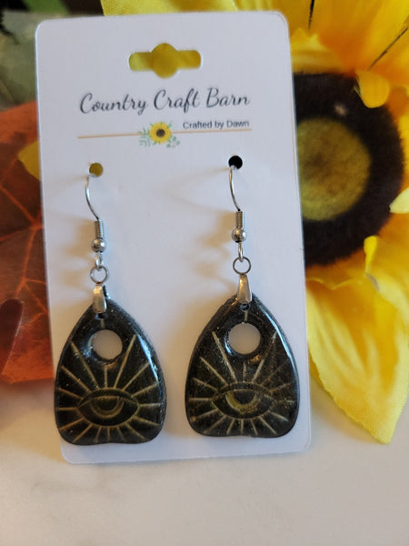 Shadow Seer - Black/Gold Smaller Size Country Craft Barn Earrings (#401E)