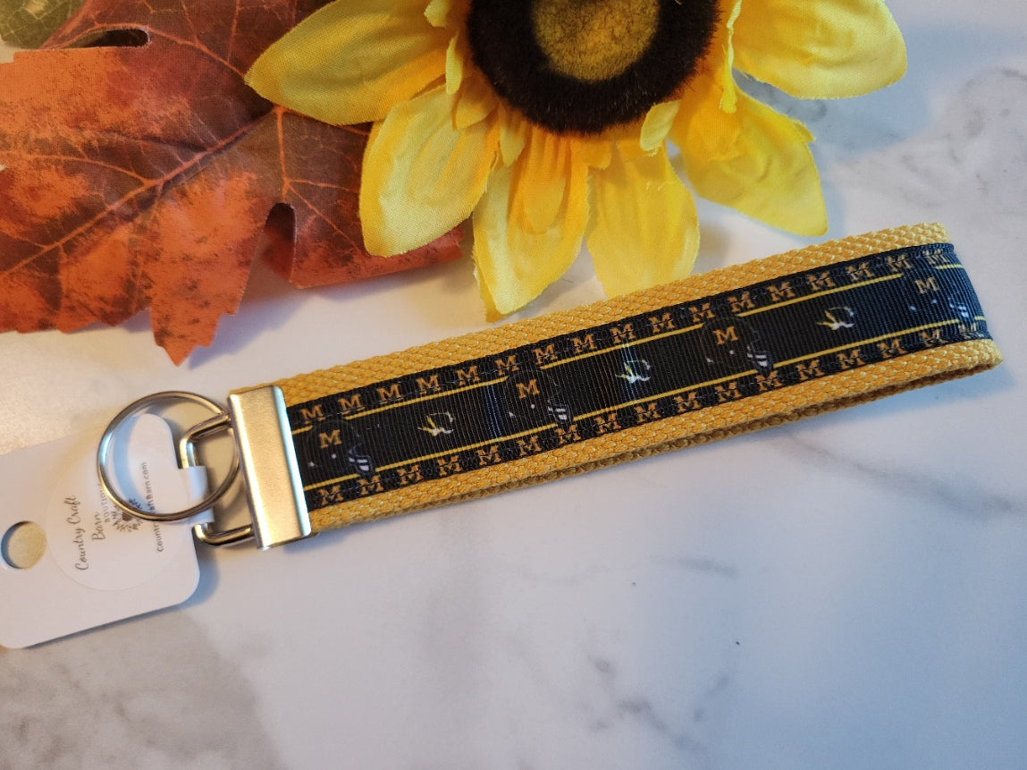 Missouri Tigers Helmet/Tiger - Gold Country Craft Barn Key Chain (KC-101)