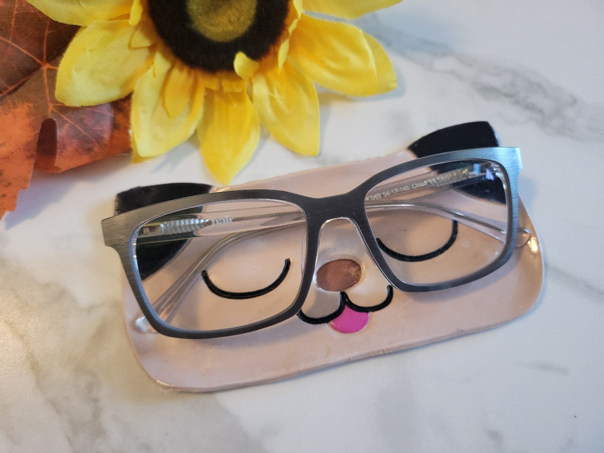 Snoozy Pup Eyeglass Pal - Tan Country Craft Barn Eye Glasses Tray (GT-105)