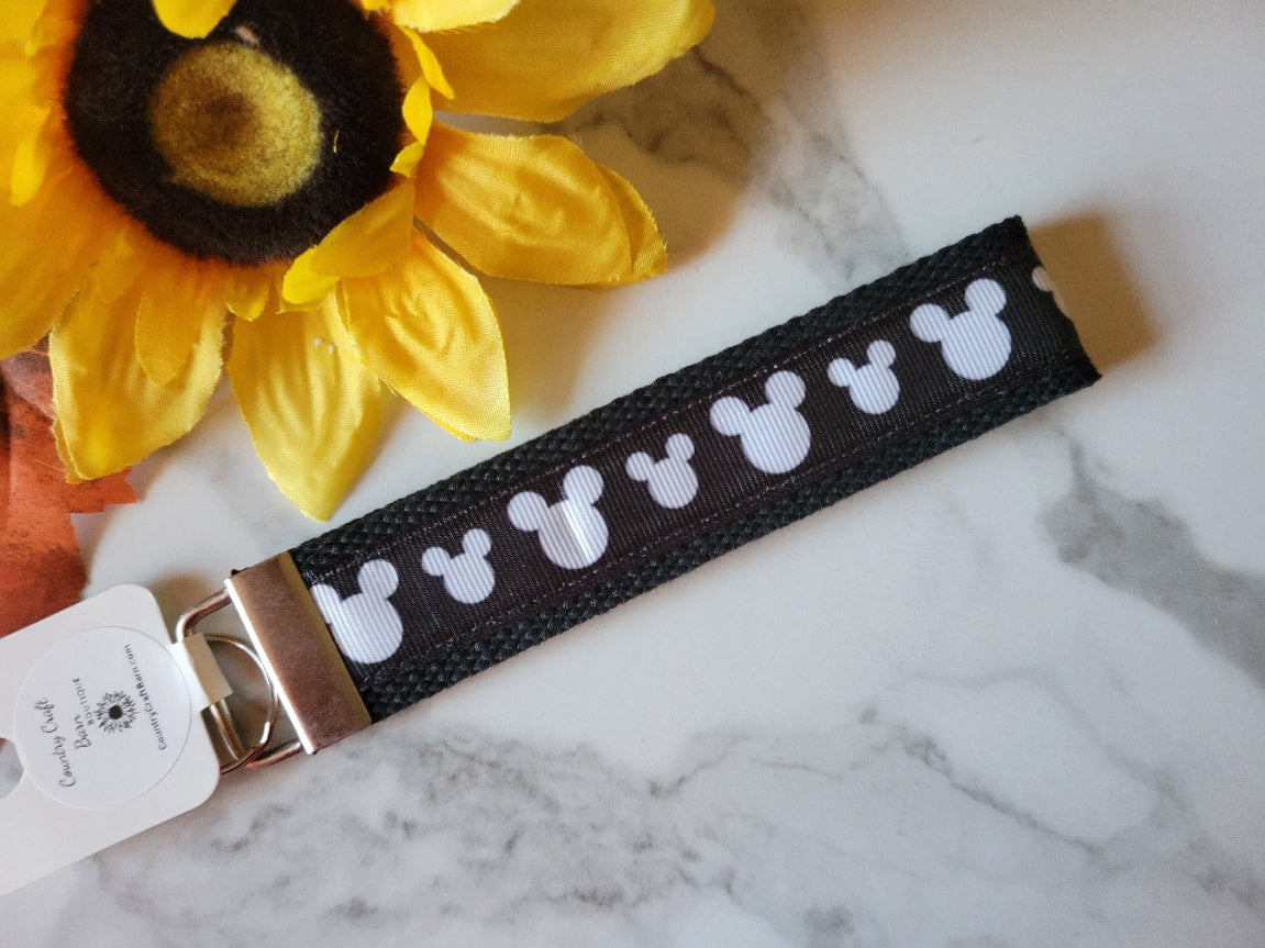 Mickey Outline- Black Country Craft Barn Key Chain (KC-110)