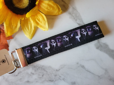 Scream Black - Country Craft Barn Key Chain (KC-105)