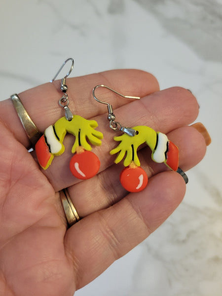 Grinch Grabbers - Green/Red Country Craft Barn Earrings (#416E)