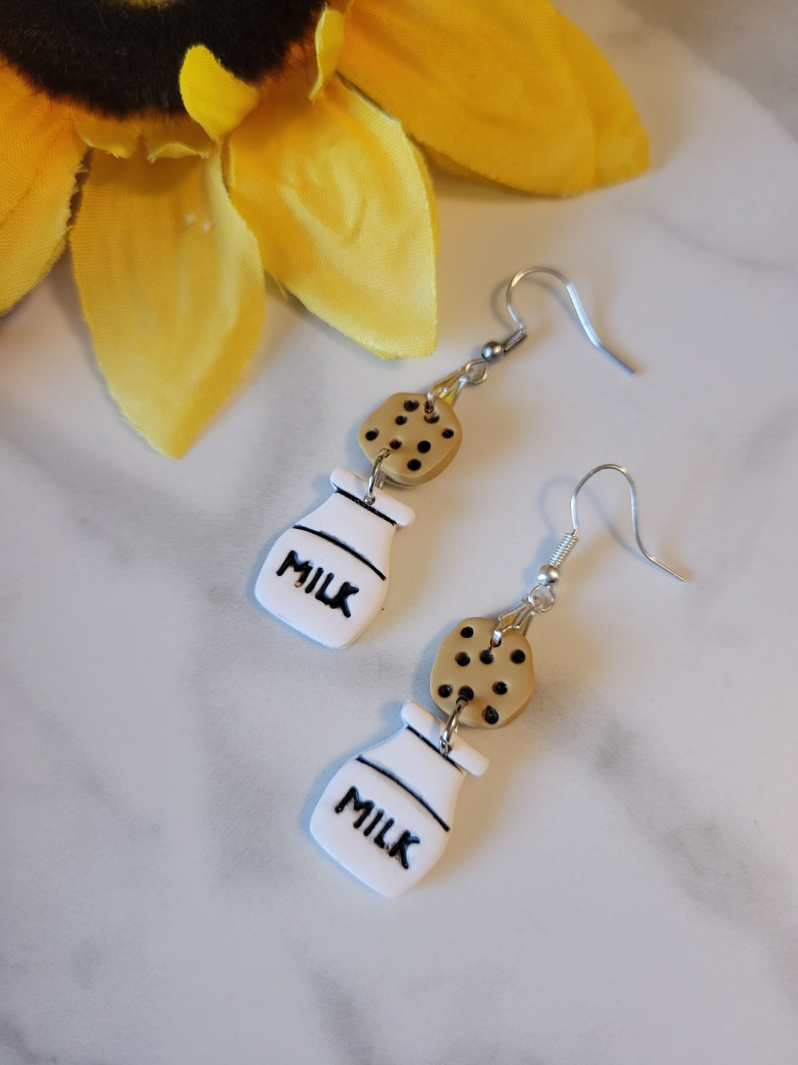 Santa's Snack - Brown/White 🍪 🥛 Country Craft Barn Earrings (#424-E)