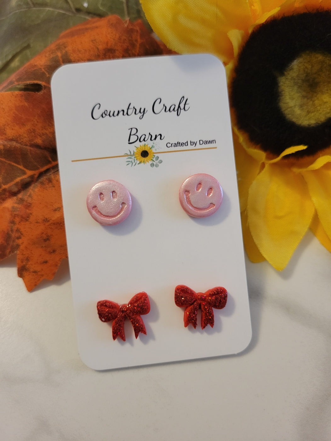 🎄 Smiles & Sparkles  – Red/Pink Country Craft Barn Festive Post Earring Set (SS-004)
