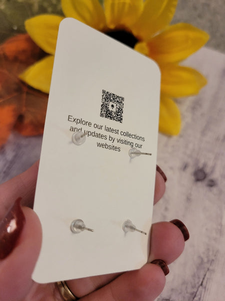 🎄 Stocking Sparkle  – Red, White, Green Country Craft Barn Festive Post Earring Set (SS-002)