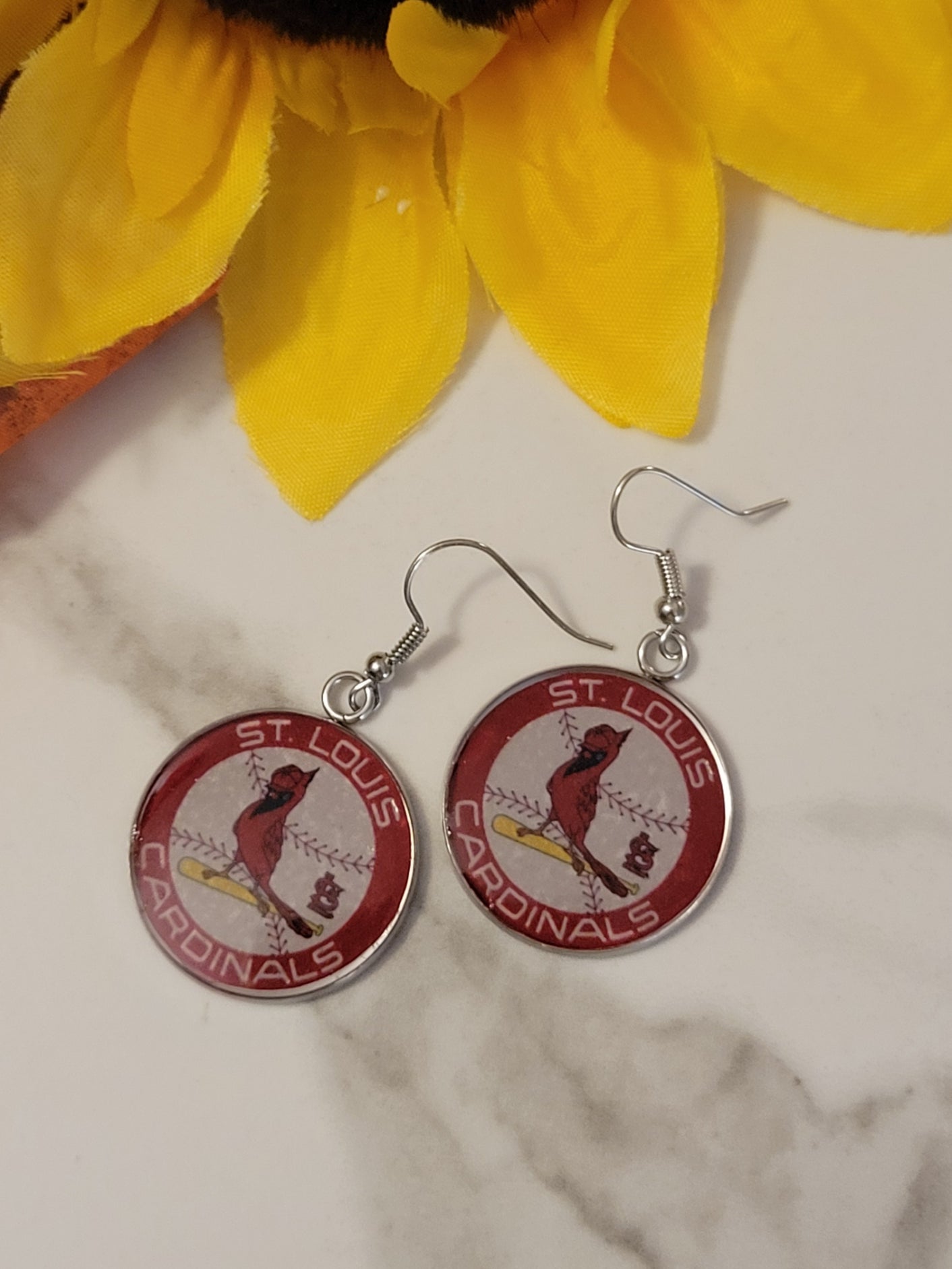 St Louis Cardinals - Red Country Craft Barn Earrings (E-431)