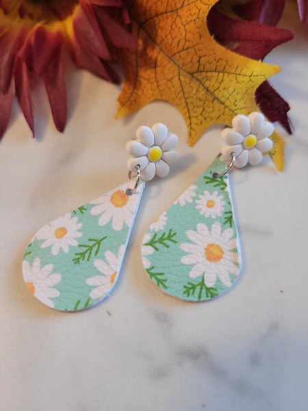 Daisy Lane Teardrops - White/Mint Country Craft Barn Earrings (E-449)