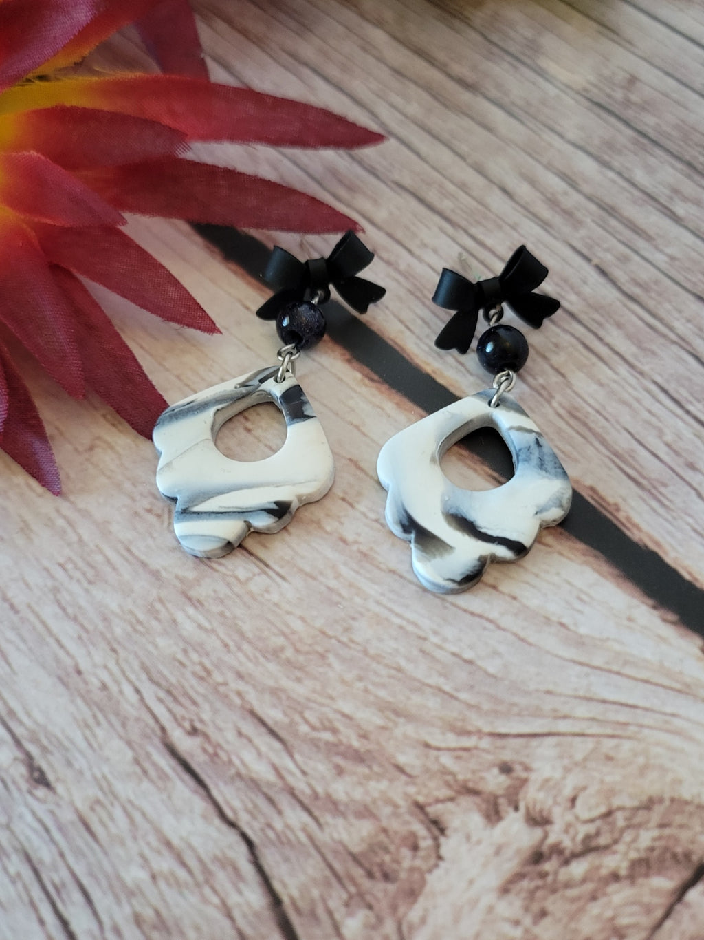 Monochrome Marble Swirls Country Craft Barn Earrings (E-189)
