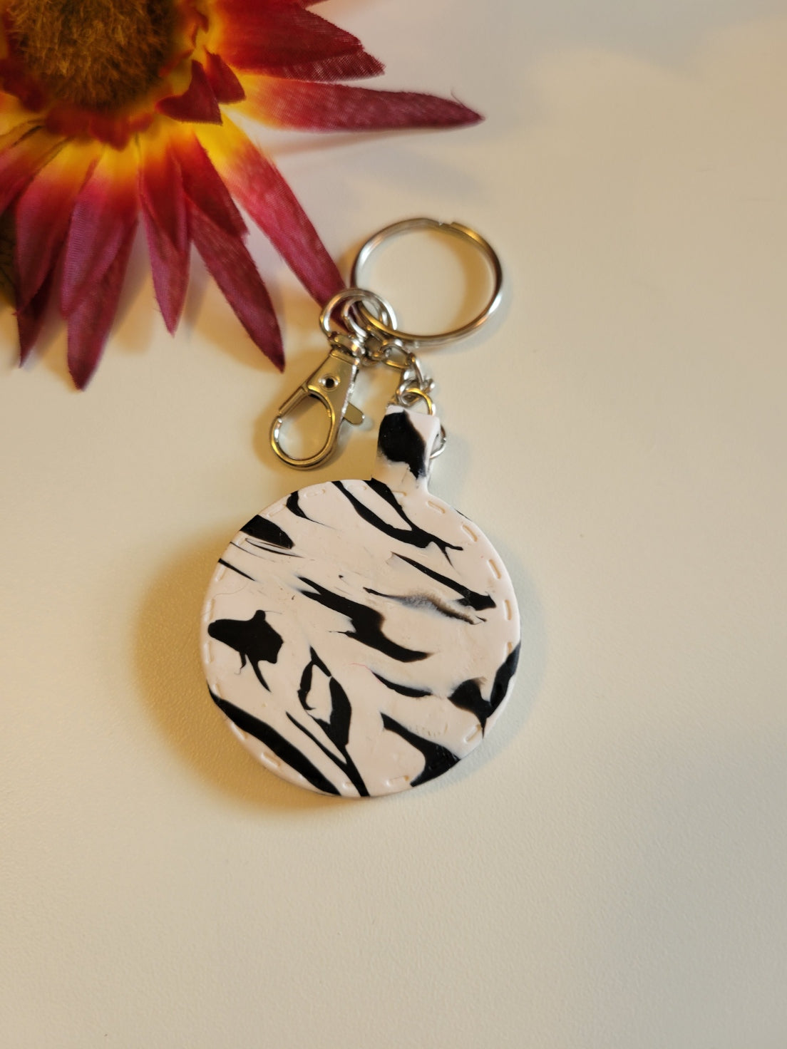 Marbled - Black/White Country Craft Barn Handbag/Key Chain Charm (PC-013)