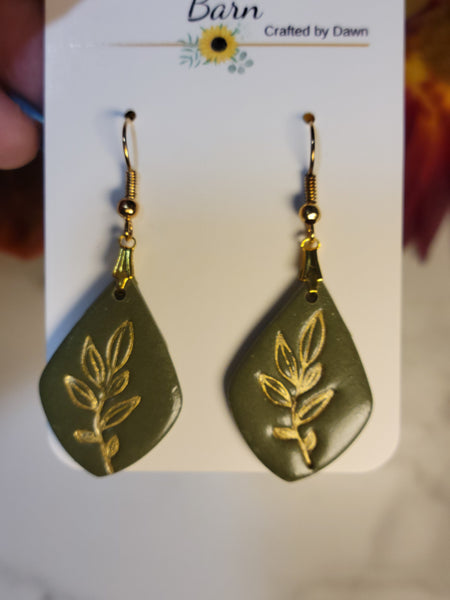 Golden Grove - Olive Green Country Craft Barn Earring (E-473)