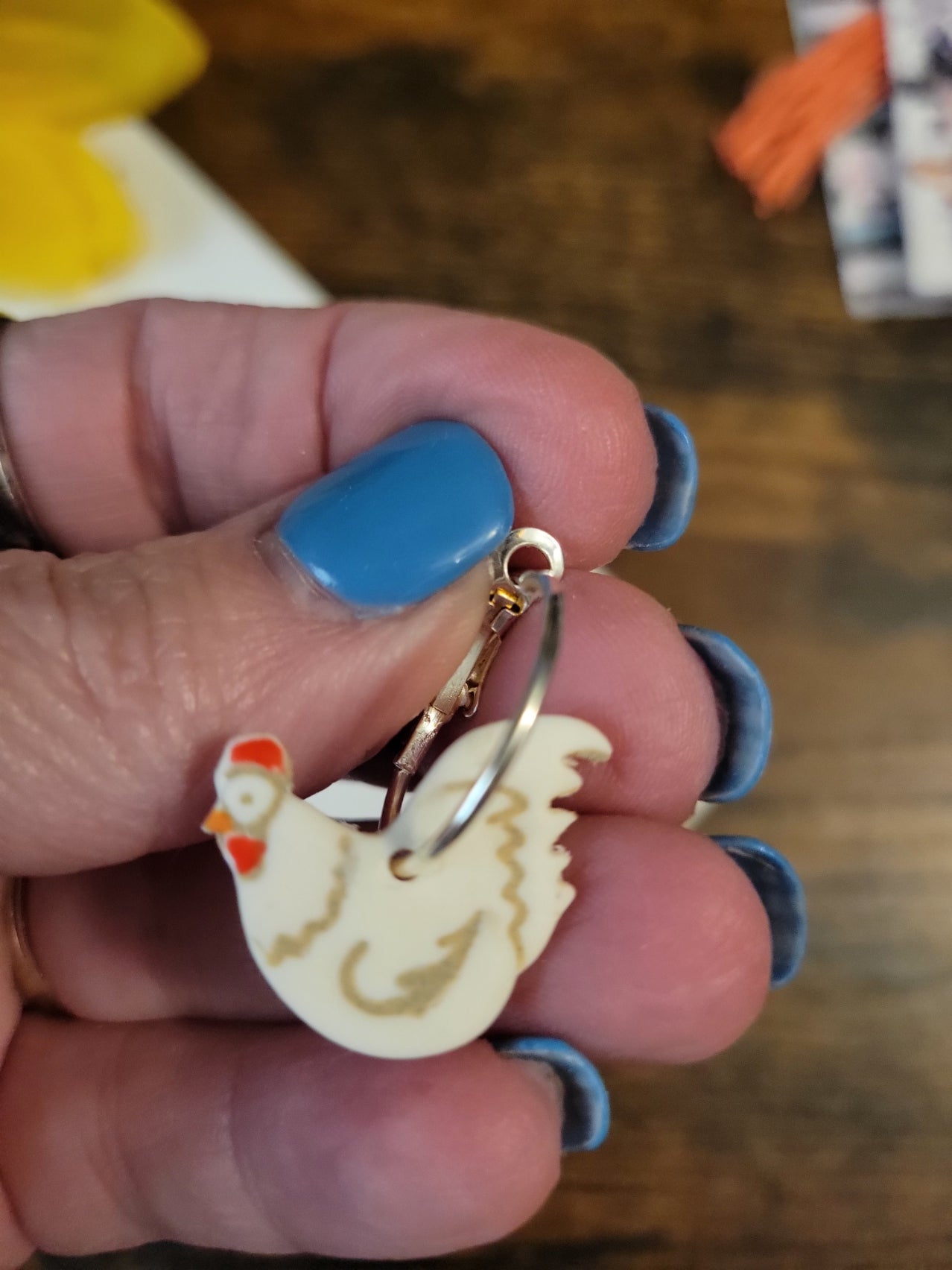 Country Coop Hoop White Country Craft Barn Hoop Earring (E-476)