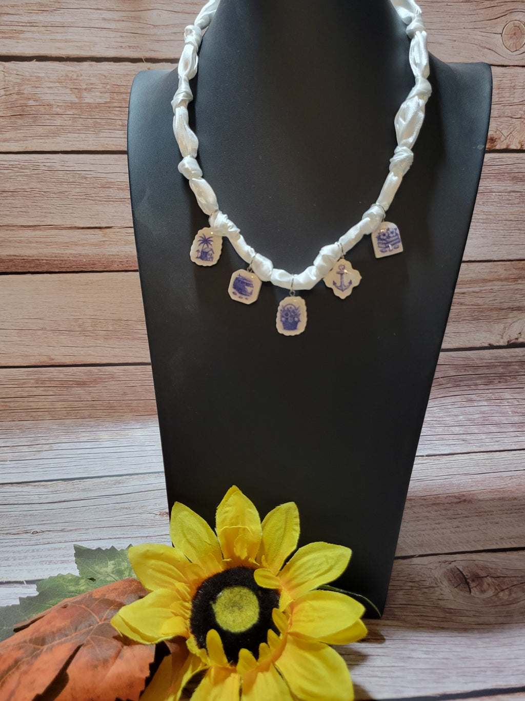 Seaside Story - White/Blue Craft Barn Necklace (NL-005)
