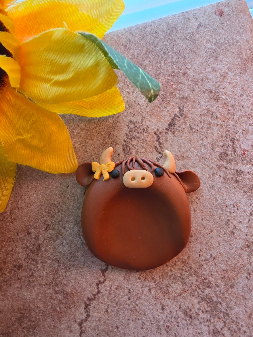 Highland Harriett - Brown Polymer Clay Worry Stone - Country Craft Barn (WS-004)