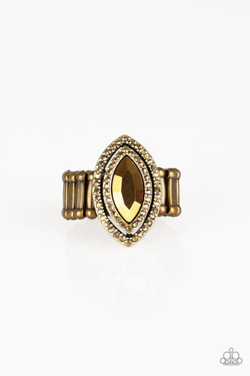 Modern Millionaire - Brass Paparazzi Ring Regular (T109)