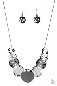 A Daring DISCovery - Black Paparazzi Necklace (PZ-1467)