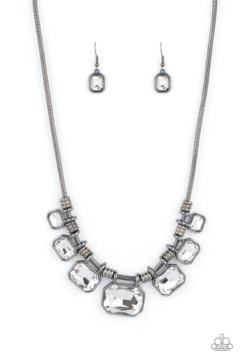 Urban Extravagance - Black Paparazzi Necklace (PZ-5353)