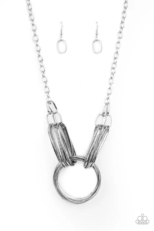 Lip Sync Links - Silver Paparazzi Necklace