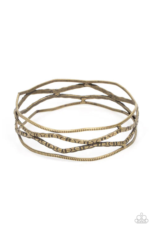 A Narrow ESCAPADE - Brass Paparazzi Bracelet (PZ-3264)
