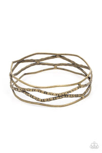A Narrow ESCAPADE - Brass Paparazzi Bracelet (PZ-3264)