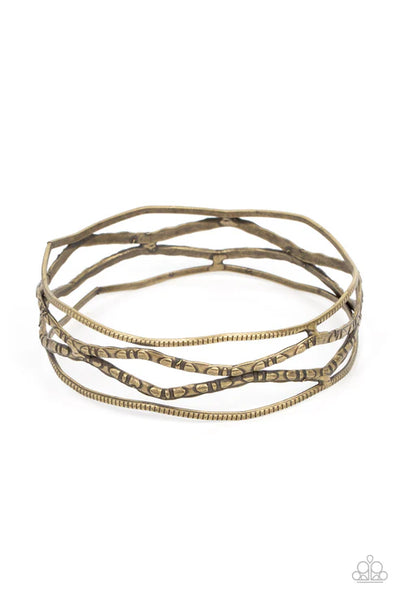 A Narrow ESCAPADE - Brass Paparazzi Bracelet (PZ-3264)