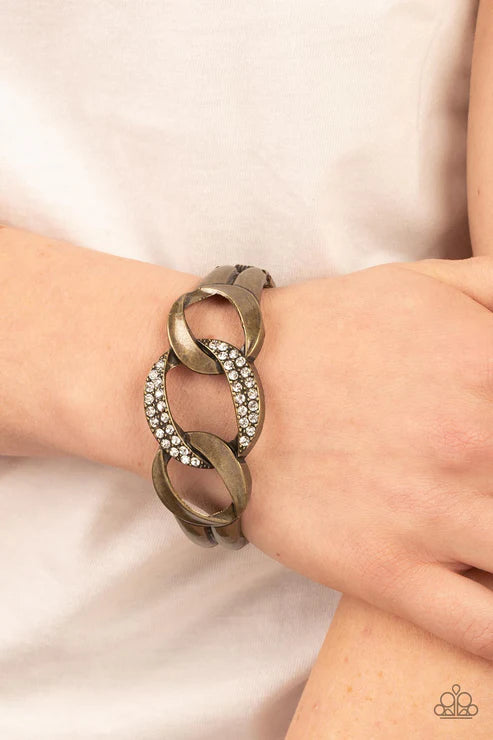 BOMBSHELL Squad - Brass Paparazzi Bracelet (PZ-5717)