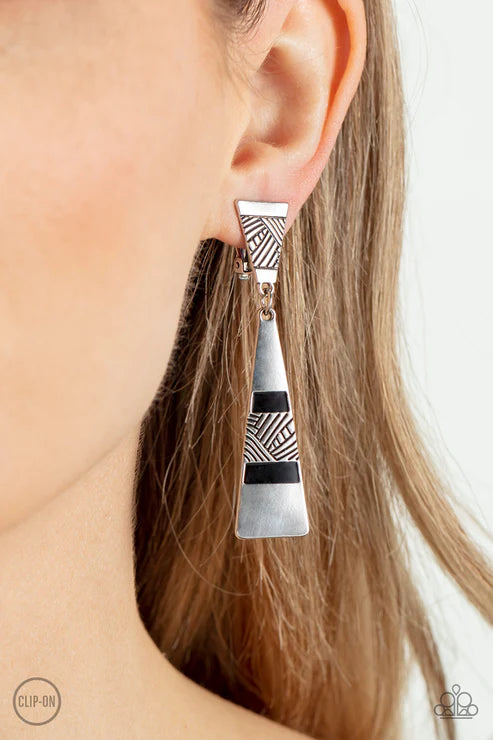 Paparazzi ♥ Safari Seeker - Black ♥ Clip-On