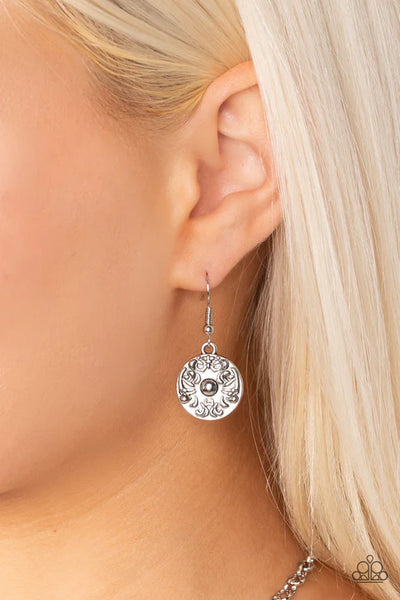 Poppy Persuasion - Purple Paparazzi Purple Necklace