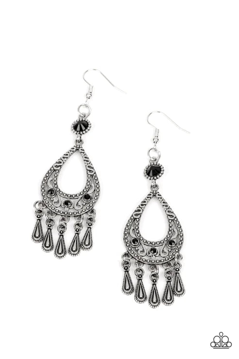 Viva la DIVA - Black Paparazzi Earrings (PZ-3981)