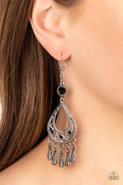 Viva la DIVA - Black Paparazzi Earrings (PZ-3981)