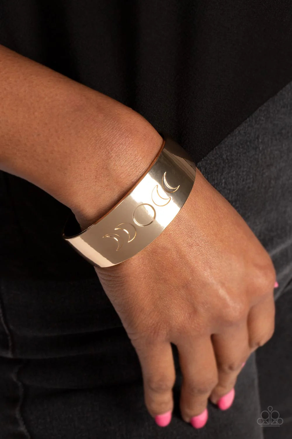 Lunar Effect - Gold Bracelet - Paparazzi Accessories (PZ-4564)