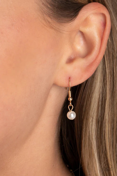 Pearls Before VINE - Gold Paparazzi Necklace (PZ-3913)