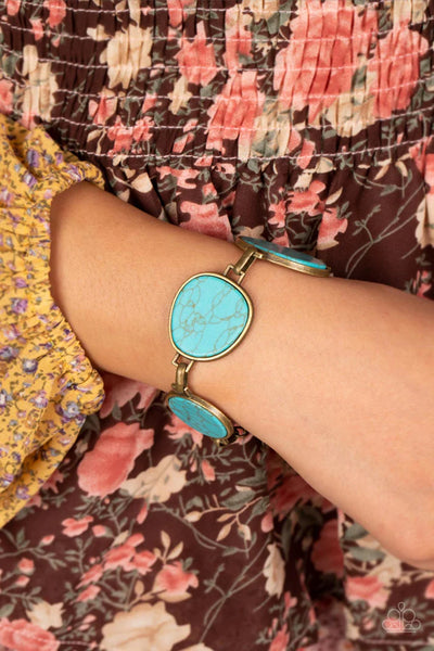 Flat Out Frontier - brass - Paparazzi bracelet (PZ-4953)