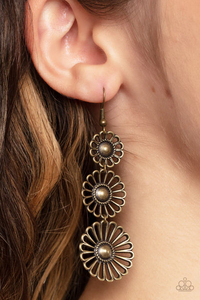 Gazebo Garden - brass - Paparazzi earrings