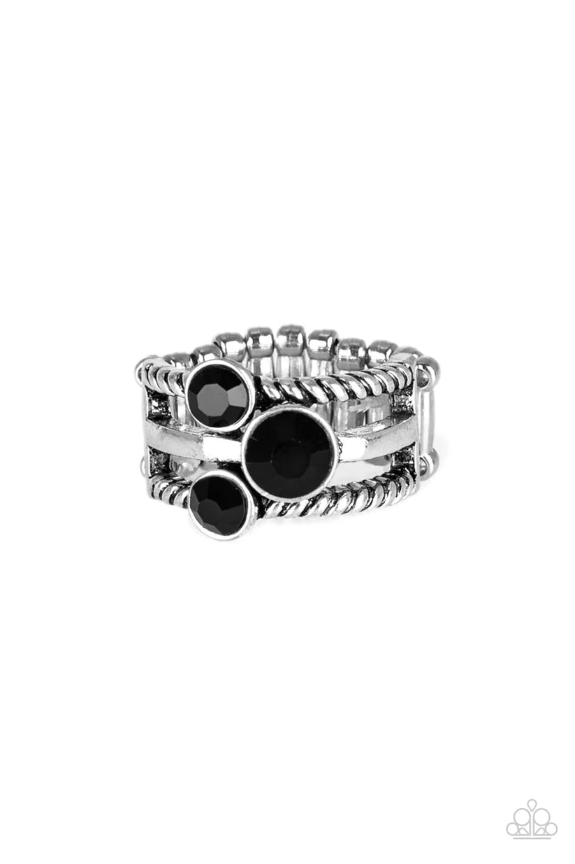 Head In The Stars - black - Paparazzi ring (T39)