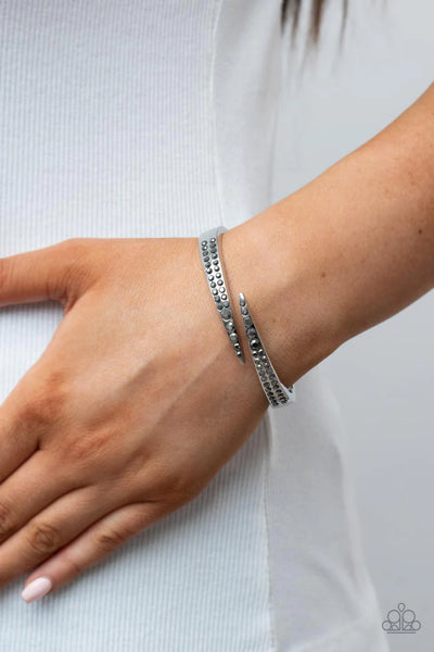 Sideswiping Shimmer - silver - Paparazzi bracelet (PZ-3835)