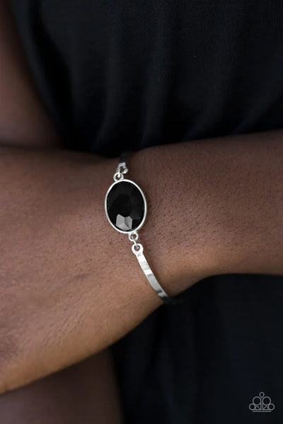 Paparazzi Definitely Dashing Black Clasp Bracelet (PZ-4568)