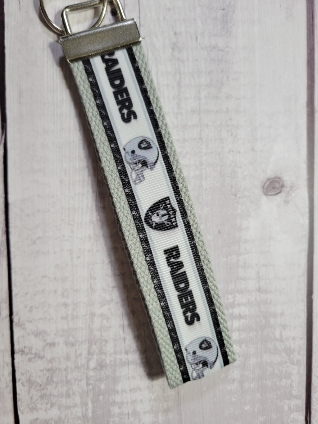 Las Vegas Raiders - Country Craft Barn Key Chain (#42)