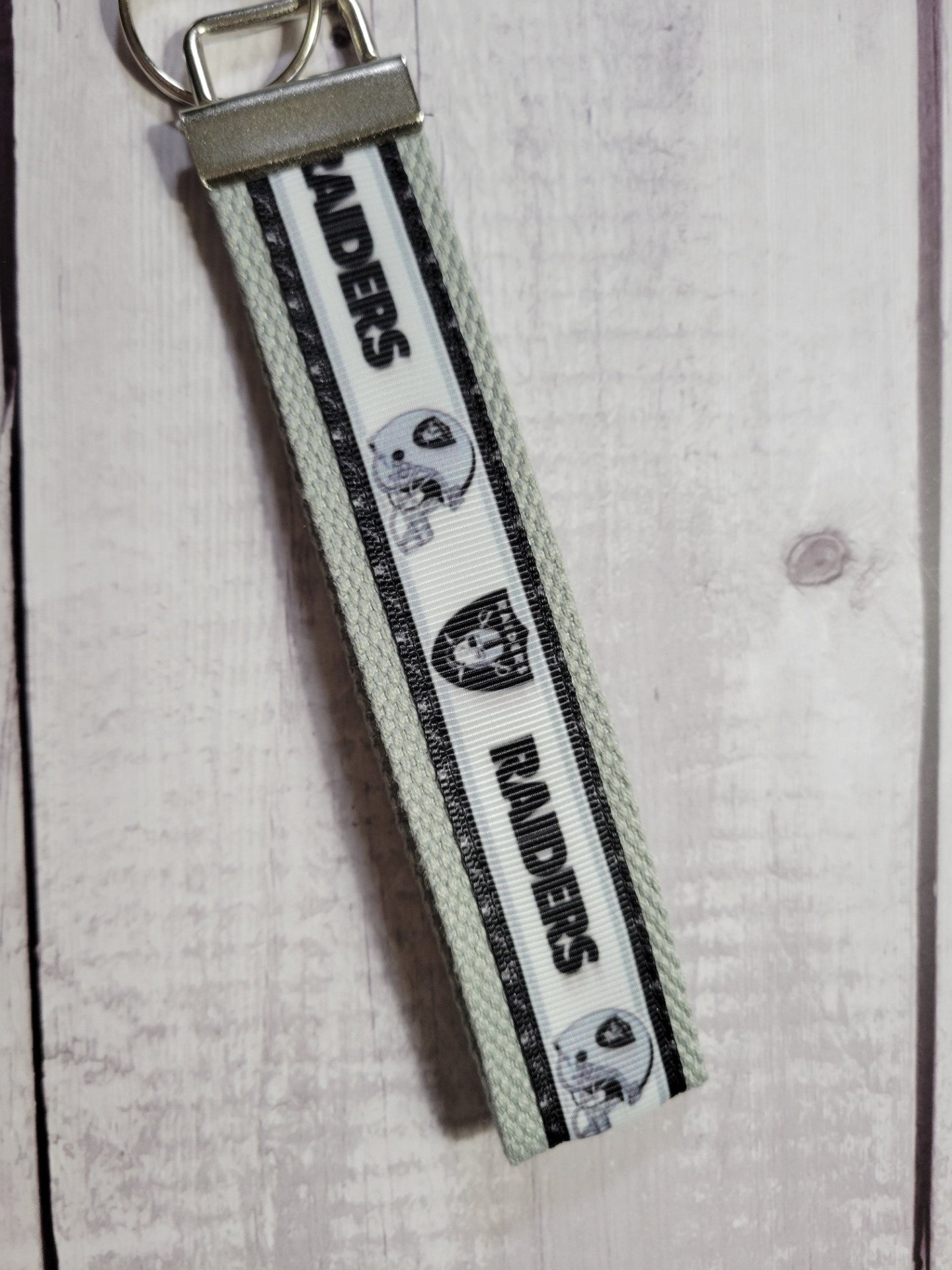 Las Vegas Raiders - Country Craft Barn Key Chain (#42)