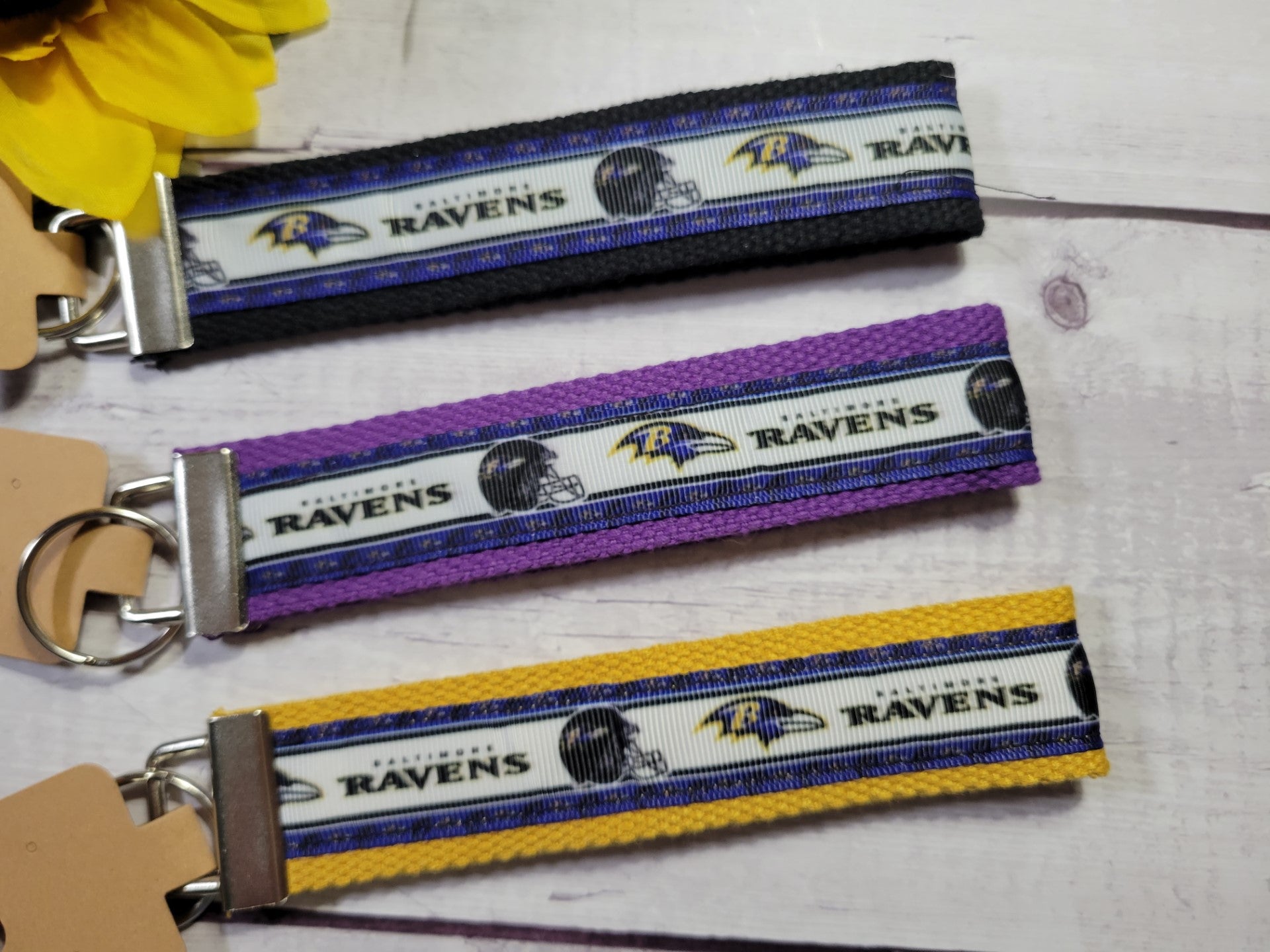 Baltimore Raven - Border - Country Craft Barn Key Chain (KC-55)