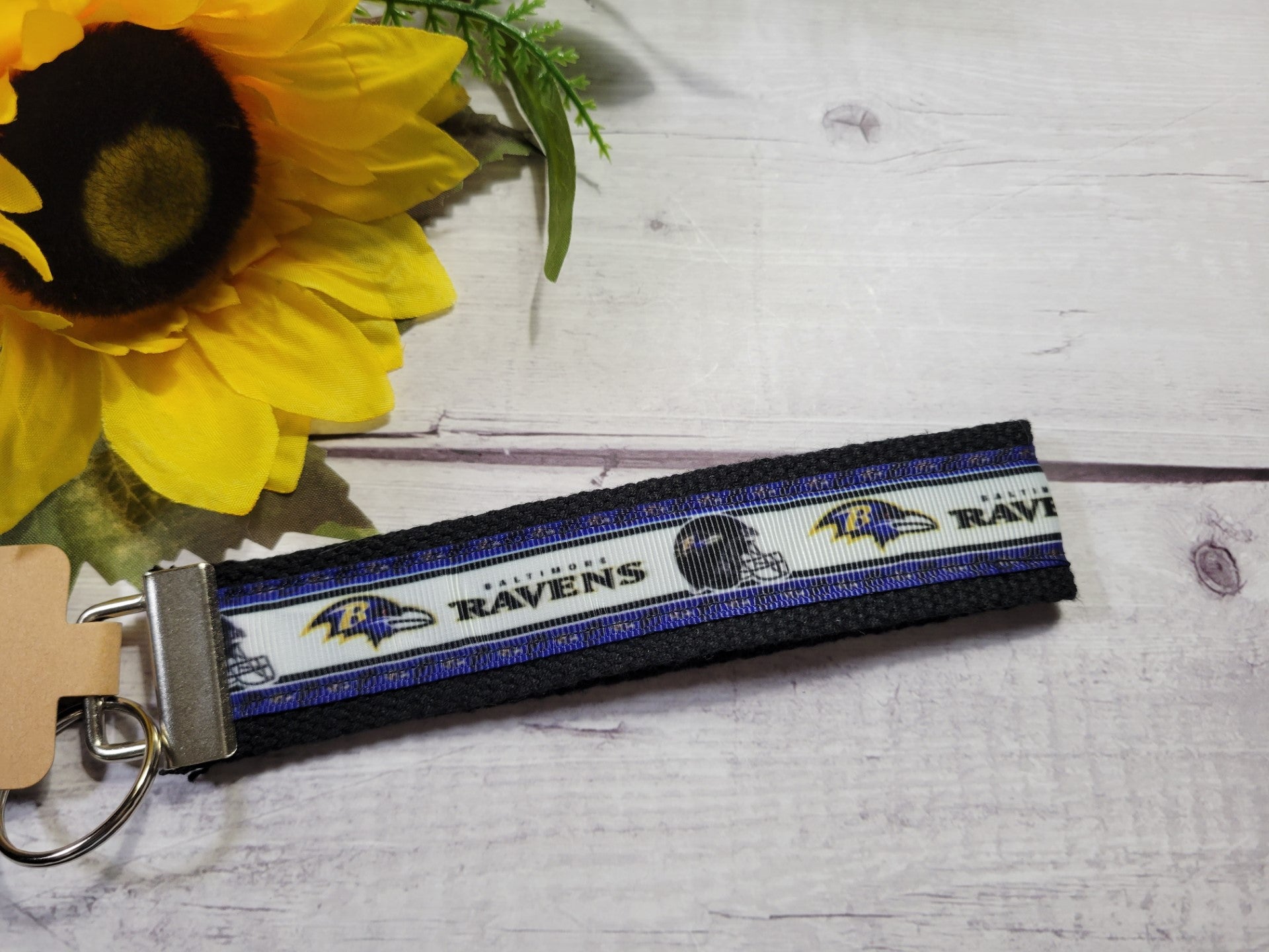 Baltimore Raven - Border - Country Craft Barn Key Chain (KC-55)