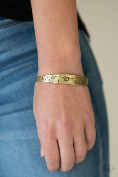 Dandelion Dreamland - Brass Paparazzi Bracelet