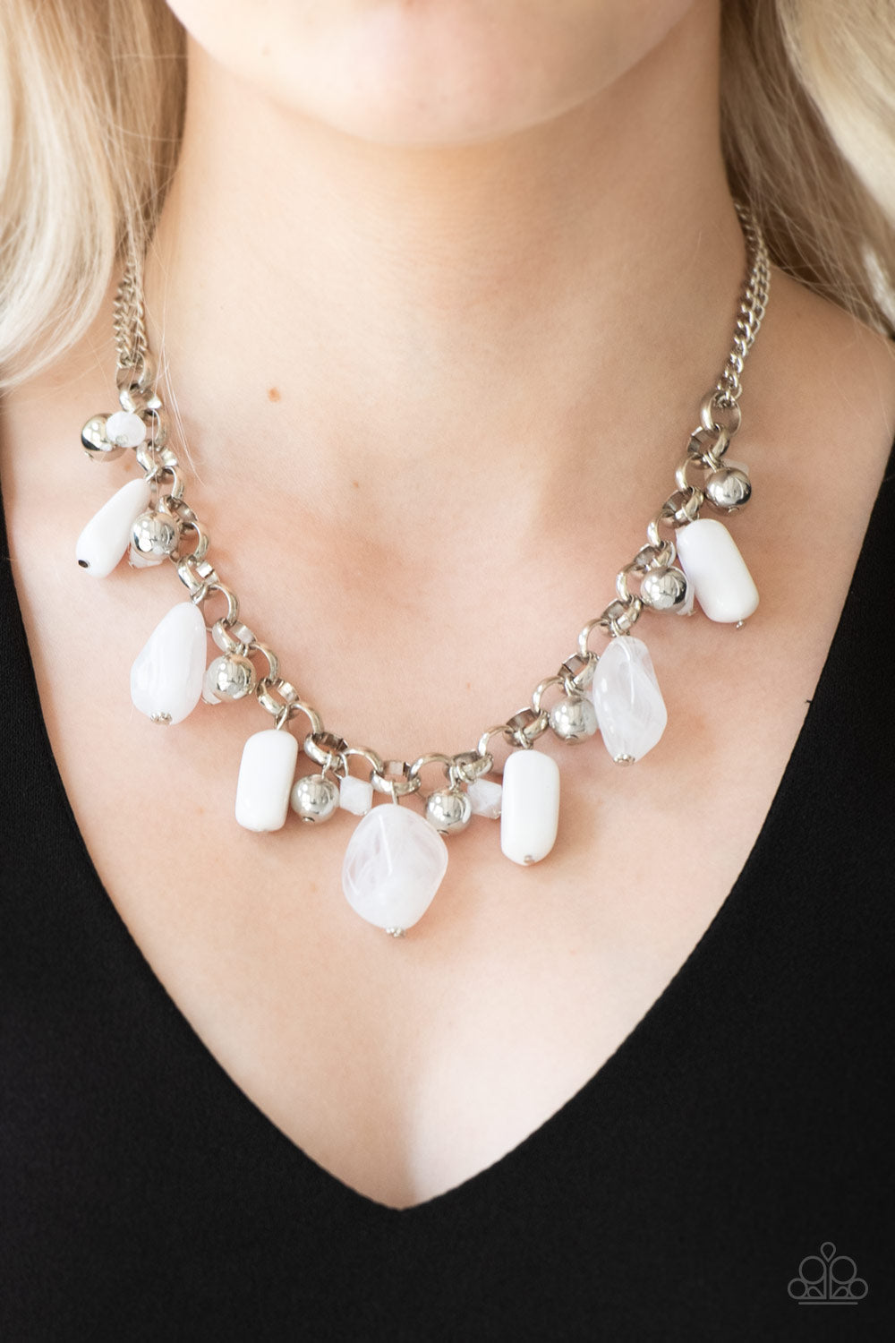Paparazzi Necklace - Grand Canyon Grotto - White (PZ-504)