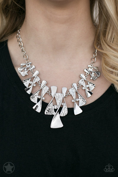 Paparazzi Blockbuster Necklace - The Sands of Time - Silver