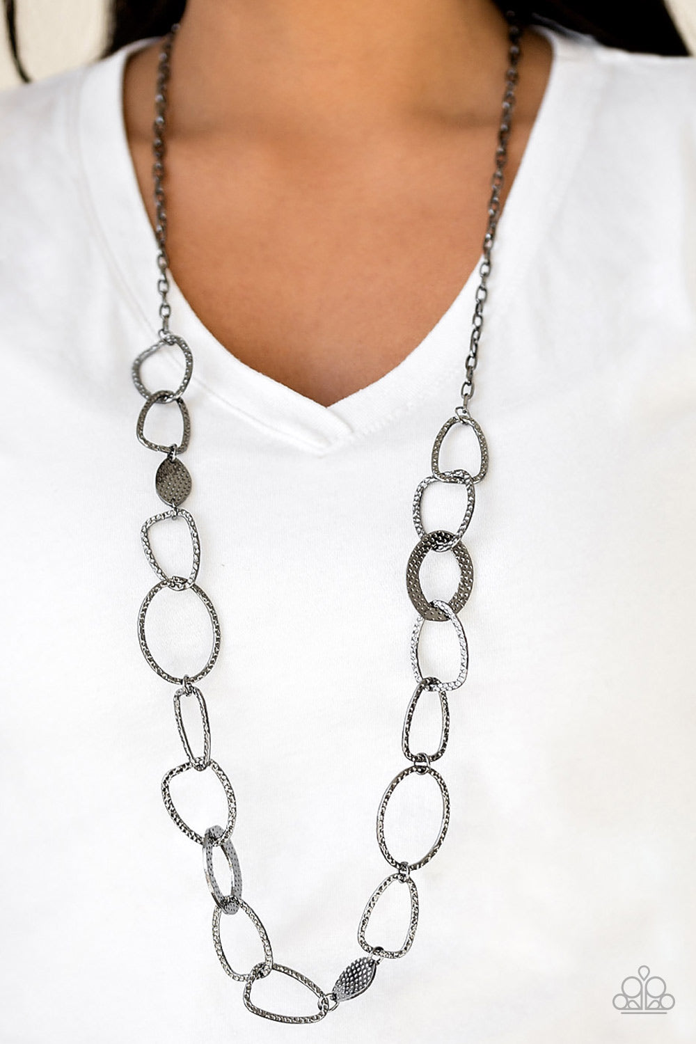 Metro Nouveau - Black-Paparazzi Necklace (PZ-407)