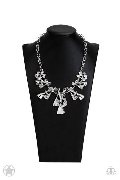 Paparazzi Blockbuster Necklace - The Sands of Time - Silver