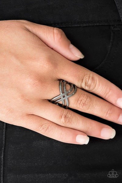 Infinite Fashion - Black Paparazzi Ring (R054)